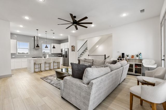 2635 Carmelita Street, Dallas, TX 75212