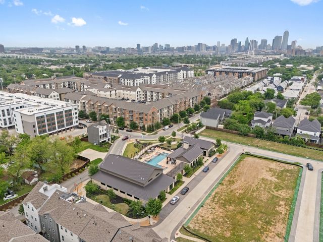 2635 Carmelita Street, Dallas, TX 75212