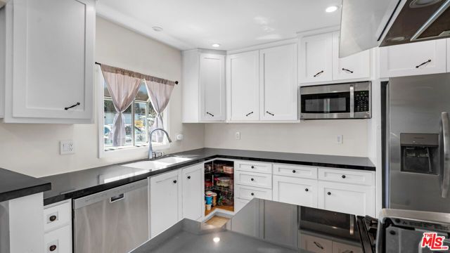 3104 Military Avenue, Los Angeles, CA 90034