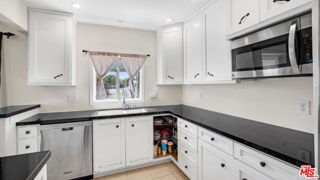 3104 Military Avenue, Los Angeles, CA 90034