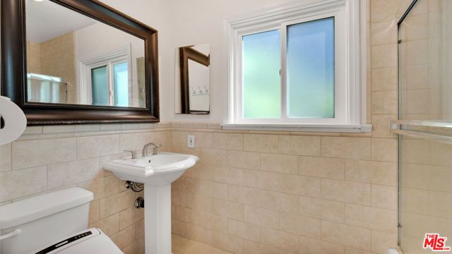 3104 Military Avenue, Los Angeles, CA 90034