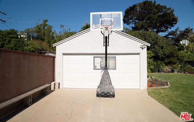 3104 Military Avenue, Los Angeles, CA 90034