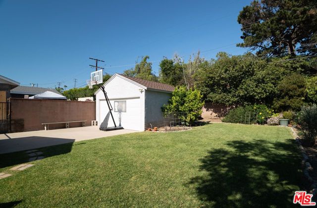 3104 Military Avenue, Los Angeles, CA 90034