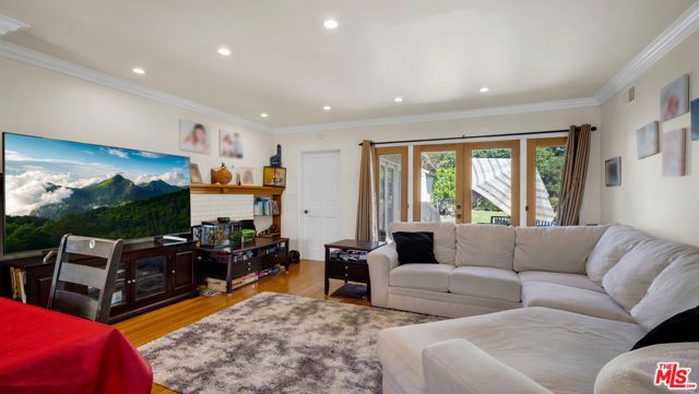 3104 Military Avenue, Los Angeles, CA 90034