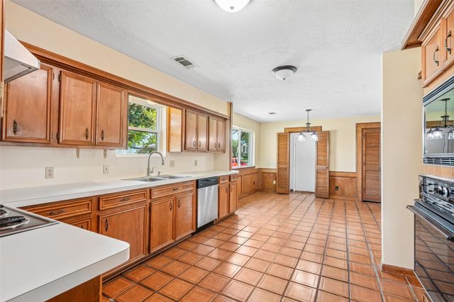 2275 Woodland Springs Street, Houston, TX 77077