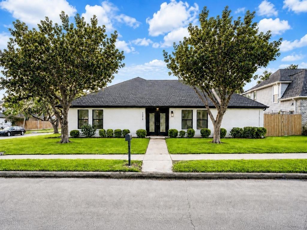 2275 Woodland Springs Street, Houston, TX 77077