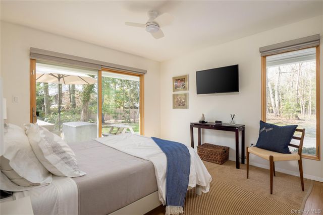 5 Skyes Neck Court, East Quogue, NY 11942