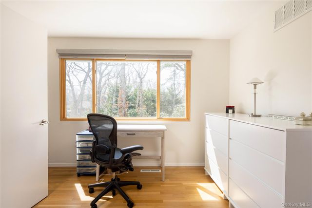 5 Skyes Neck Court, East Quogue, NY 11942