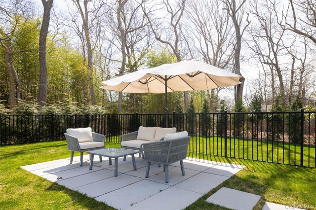 5 Skyes Neck Court, East Quogue, NY 11942