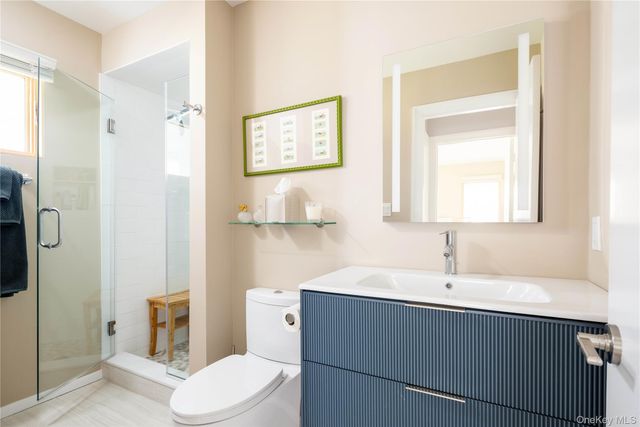 5 Skyes Neck Court, East Quogue, NY 11942