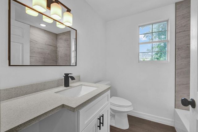 1332 Montgomery Street, La Marque, TX 77568