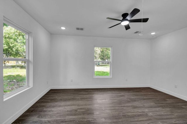 1332 Montgomery Street, La Marque, TX 77568