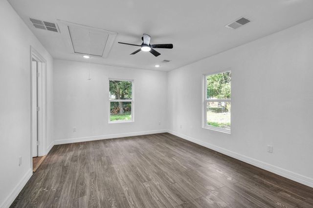 1332 Montgomery Street, La Marque, TX 77568