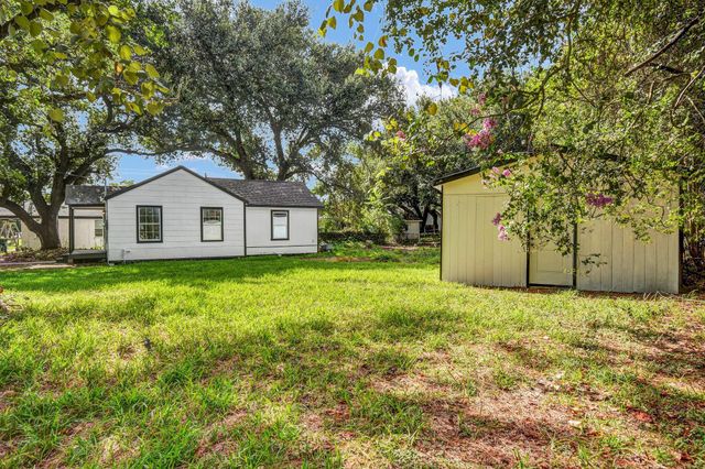 1332 Montgomery Street, La Marque, TX 77568