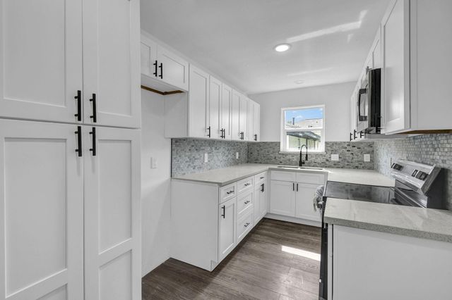 1332 Montgomery Street, La Marque, TX 77568