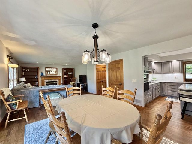 605 Cambridge Drive, Janesville, WI 53548