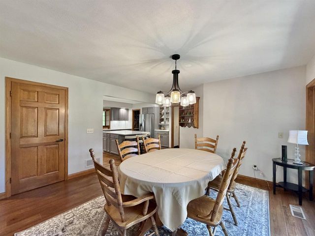 605 Cambridge Drive, Janesville, WI 53548