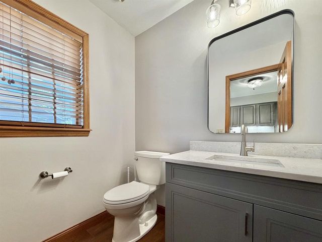 605 Cambridge Drive, Janesville, WI 53548