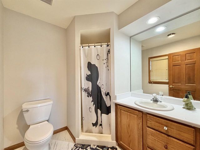 605 Cambridge Drive, Janesville, WI 53548