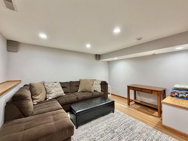 605 Cambridge Drive, Janesville, WI 53548