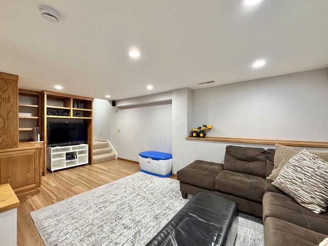 605 Cambridge Drive, Janesville, WI 53548