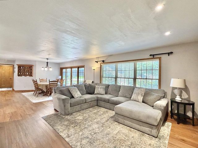 605 Cambridge Drive, Janesville, WI 53548