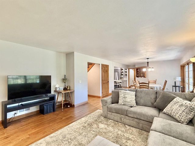 605 Cambridge Drive, Janesville, WI 53548