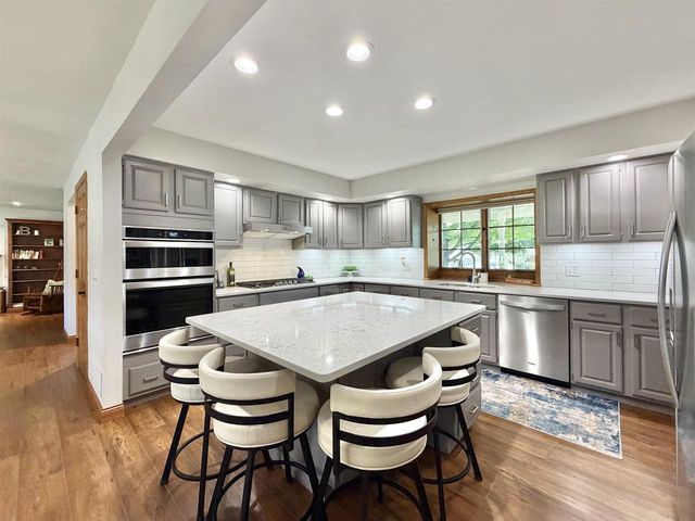 605 Cambridge Drive, Janesville, WI 53548