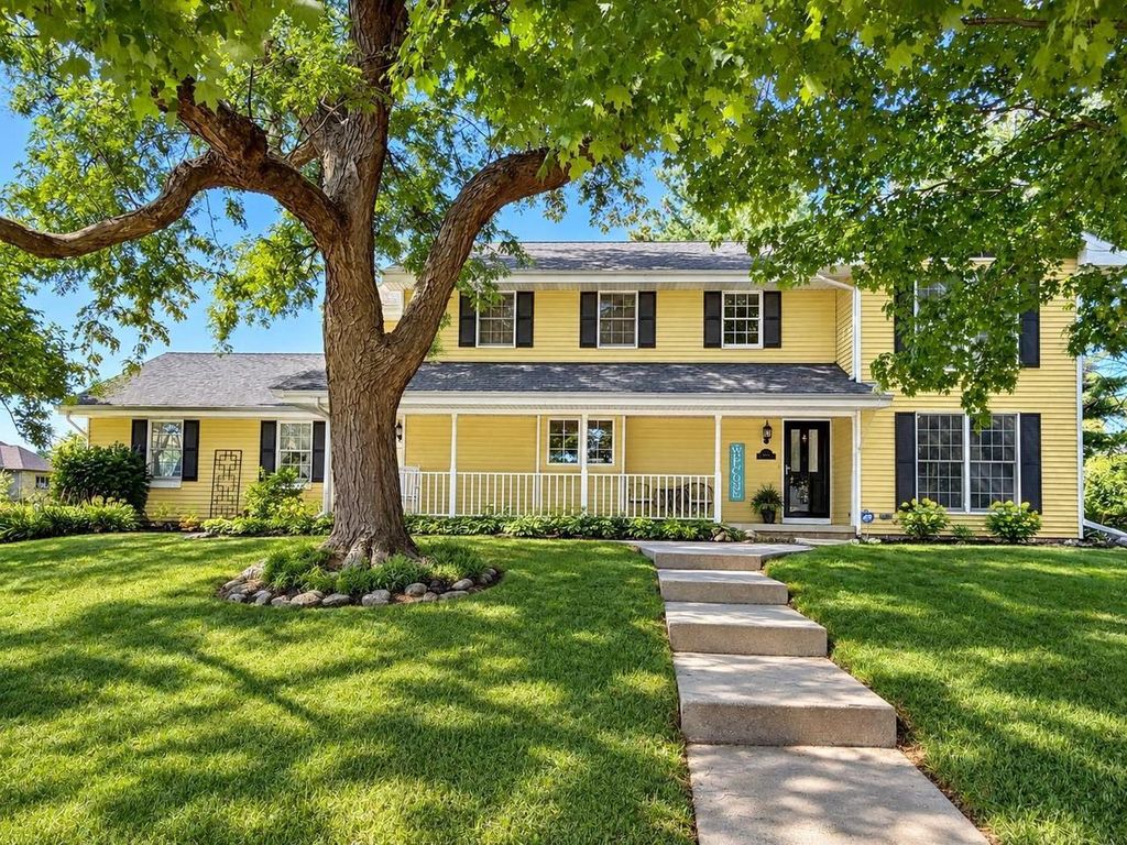 605 Cambridge Drive, Janesville, WI 53548