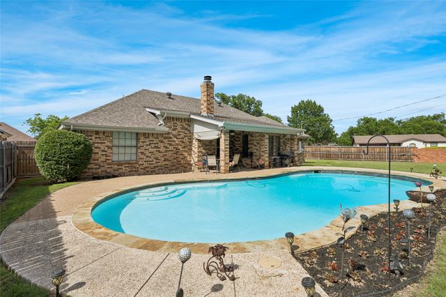 7320 Wesley Court, North Richland Hills, TX 76180