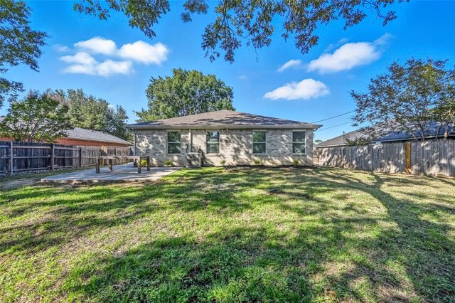 2507 Silvermeadow Lane, Corinth, TX 76210