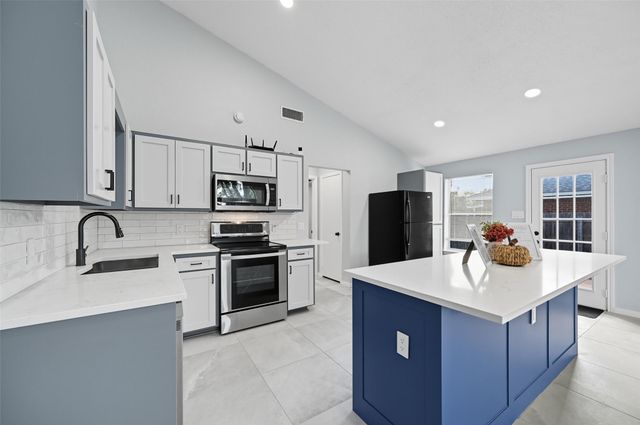 2507 Silvermeadow Lane, Corinth, TX 76210