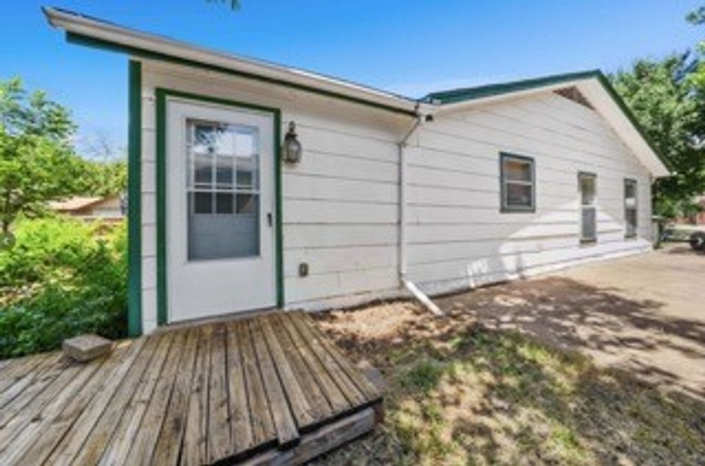 2221 Varsity Drive, Grand Prairie, TX 75051