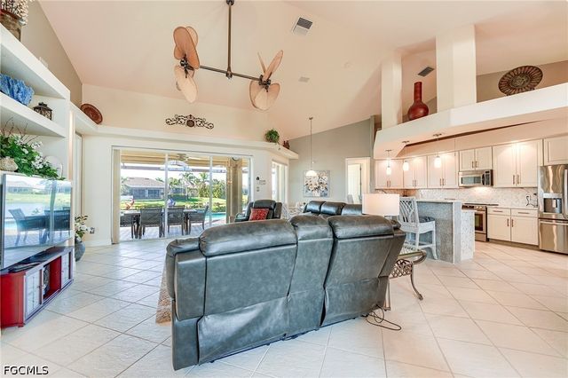8555 Southwind Bay CIR, Fort Myers, FL 33908
