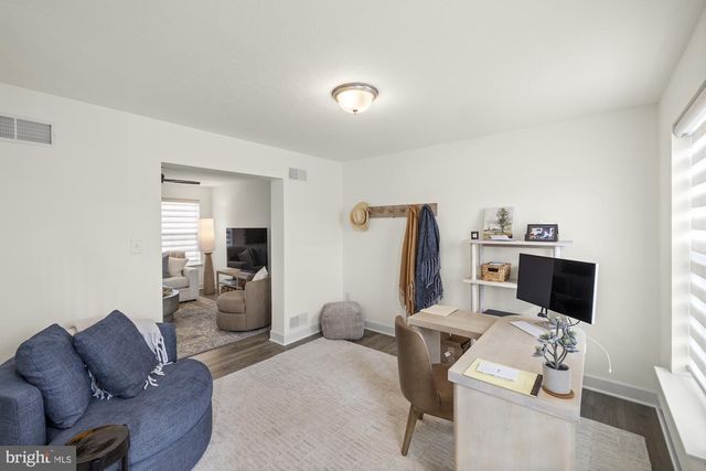 8 NIGHTHAWK CT, Gettysburg, PA 17325