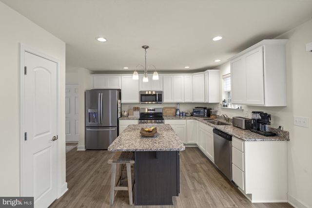 8 NIGHTHAWK CT, Gettysburg, PA 17325