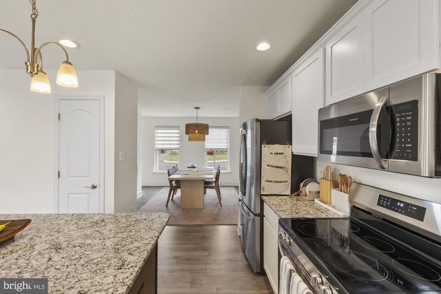 8 NIGHTHAWK CT, Gettysburg, PA 17325