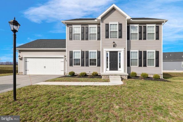 8 NIGHTHAWK CT, Gettysburg, PA 17325