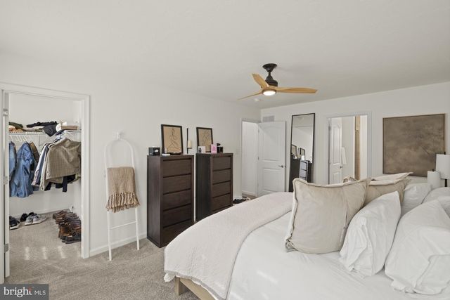 8 NIGHTHAWK CT, Gettysburg, PA 17325