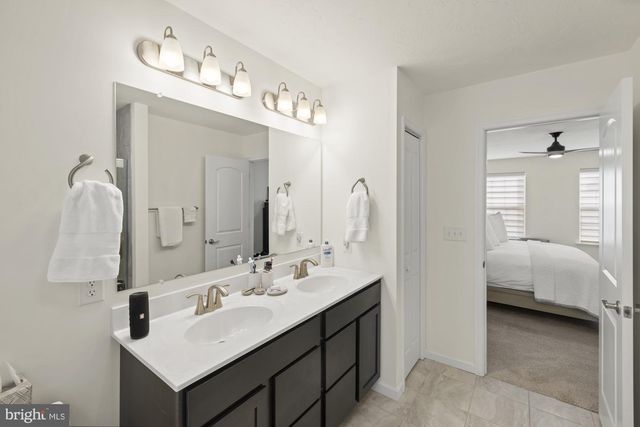 8 NIGHTHAWK CT, Gettysburg, PA 17325