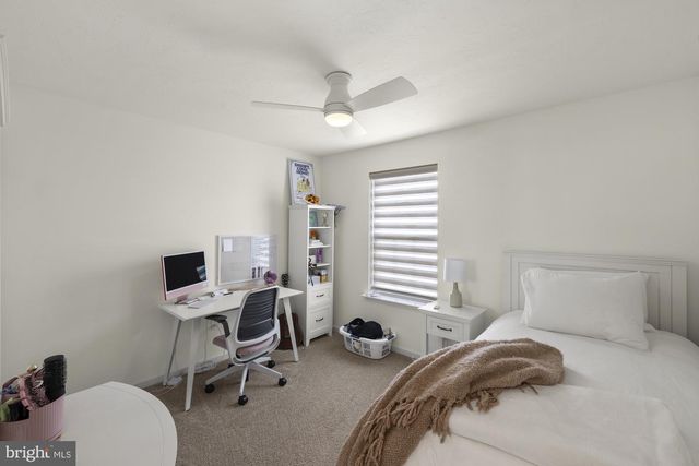 8 NIGHTHAWK CT, Gettysburg, PA 17325