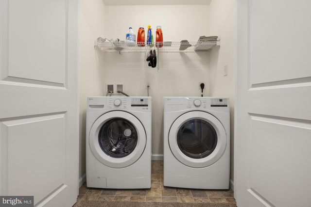 8 NIGHTHAWK CT, Gettysburg, PA 17325