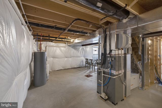 8 NIGHTHAWK CT, Gettysburg, PA 17325