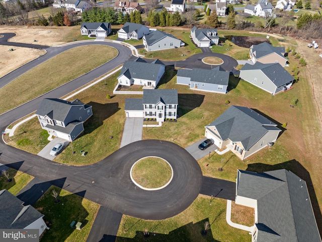 8 NIGHTHAWK CT, Gettysburg, PA 17325