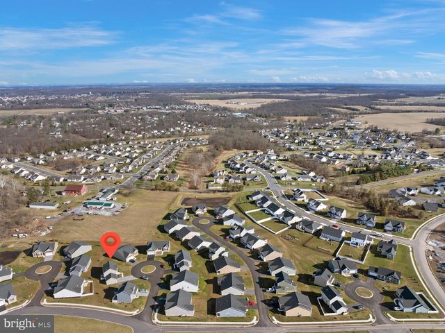 8 NIGHTHAWK CT, Gettysburg, PA 17325