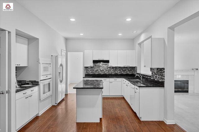 1431 Provincial Drive, Troy, MI 48084