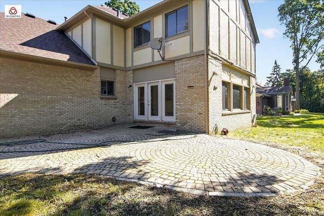 1431 Provincial Drive, Troy, MI 48084