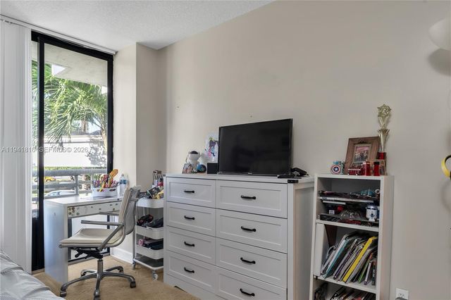 3300 NE 192nd Street 202, Aventura, FL 33180