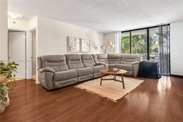 3300 NE 192nd Street 202, Aventura, FL 33180