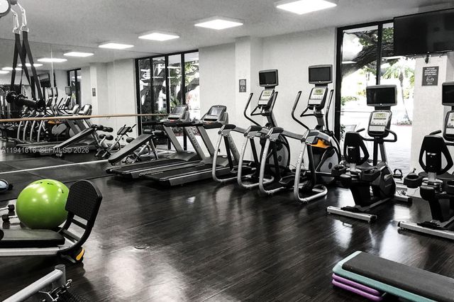 3300 NE 192nd Street 202, Aventura, FL 33180
